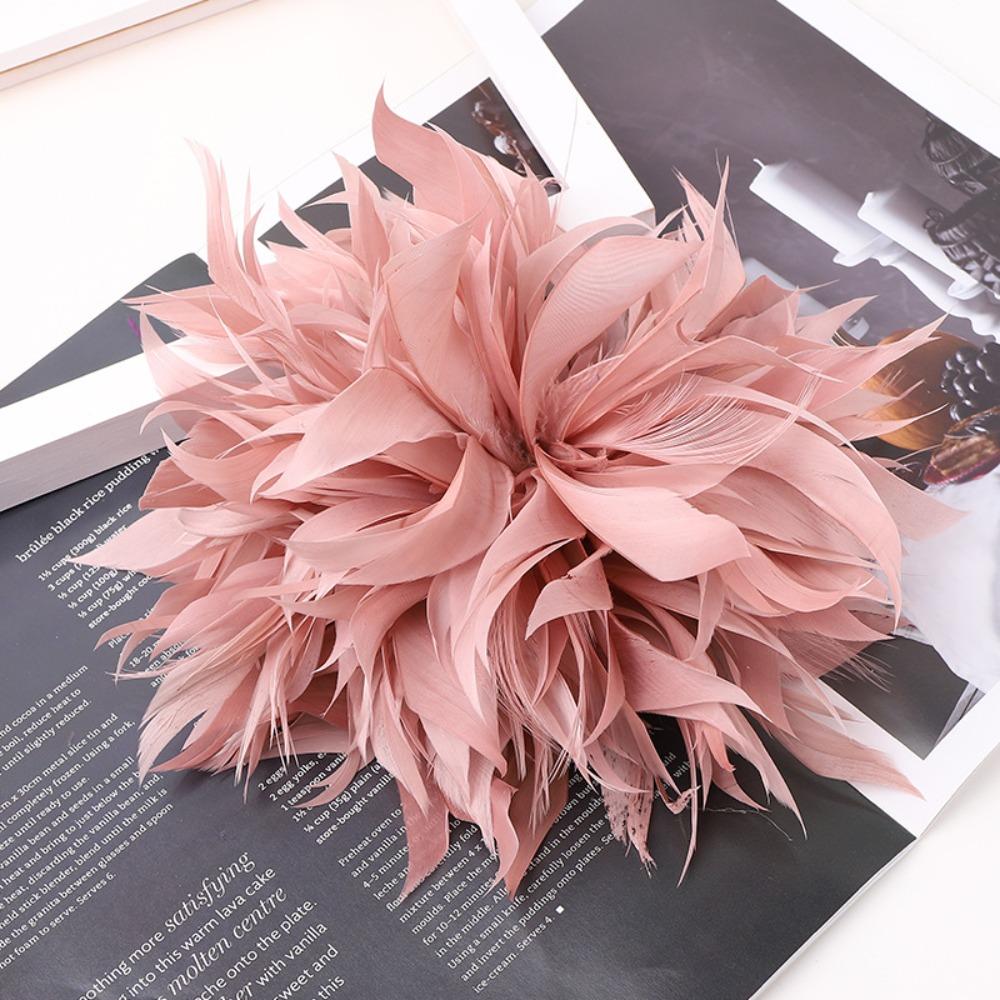 Big Brooch Flower Lapel Pins Elegant Feather Badge Fashion Feather Corsage Brooches  Party Cloth