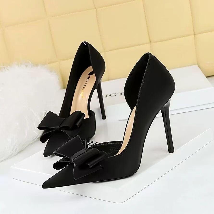 Beautiful Temperament Bow Pointed High Heels Fashionable Shallow Mouth Commuting Not Tired Feet Thin Heels Single Shoes 2025 Autumn New