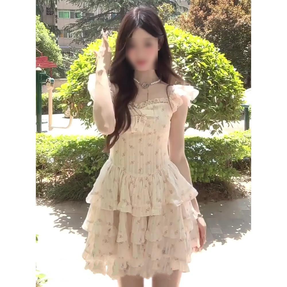 New small floral dress for women in summer, sweet and gentle wind, waist and thin small flying sleeve short skirt