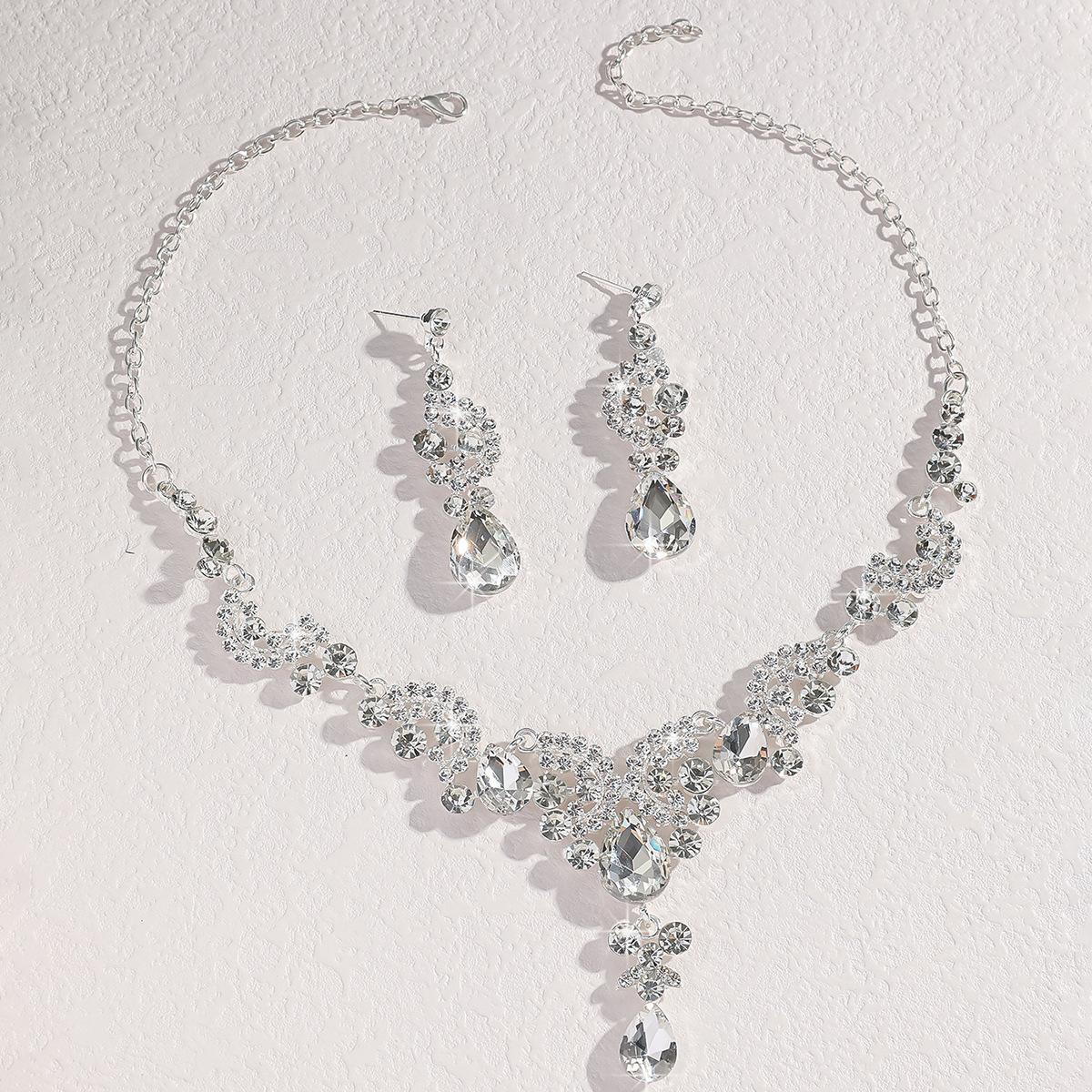 

2026 Bridal Accessories Wedding Dress Necklace Set Women s Rhinestones Premium Jewelry Dress Photography 45CM