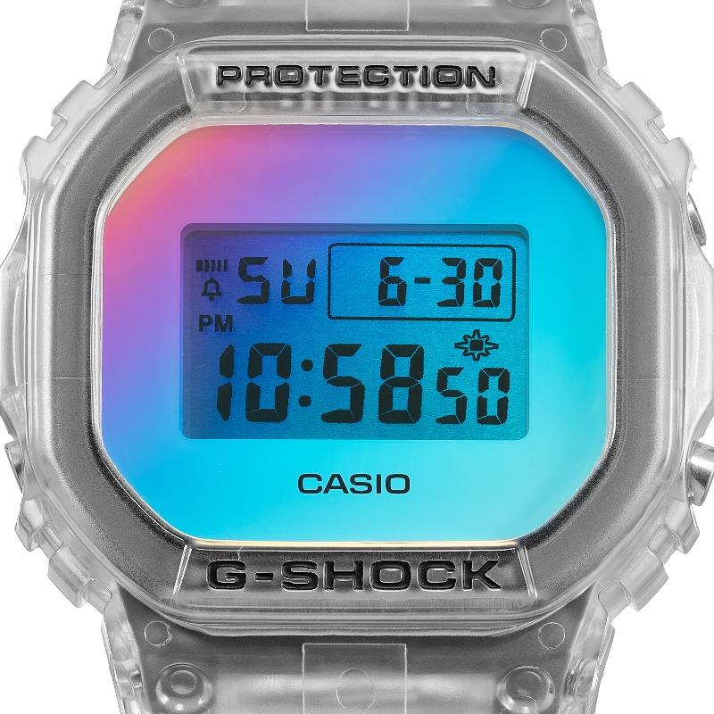 Casio G-SHOCK Men's Resin 200M Water Resistant Shock Resistant Alarm Quartz Watch DW-5600SRS-7PRT