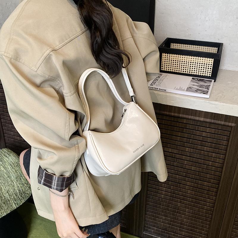 Bag 2025 New Underarm Bag Niche Retro Shoulder Bag Textured Small Square Bag Fashion Commuter Versatile Messenger Bag