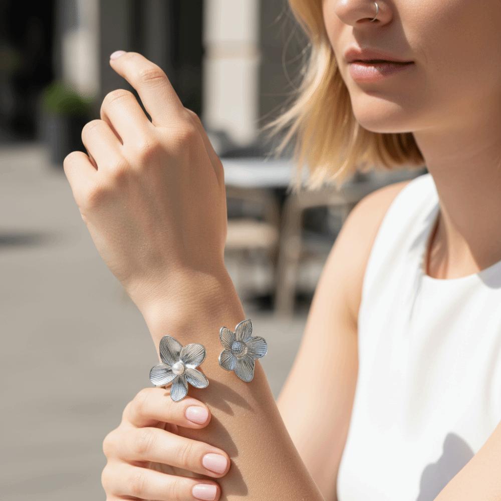 Fashion Flower Cuff Bracelet Metal Open Arm Bangle Elegant Vintage Elegant Bangles  Gift
