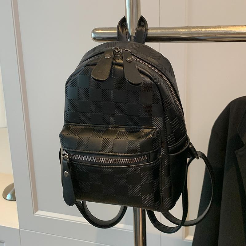 

Маленькая женская сумка 2024 года, новая мода, высококачественный текстурный рюкзак, нишевый мини-рюкзак, универсальный взрывной рюкзак чёрный