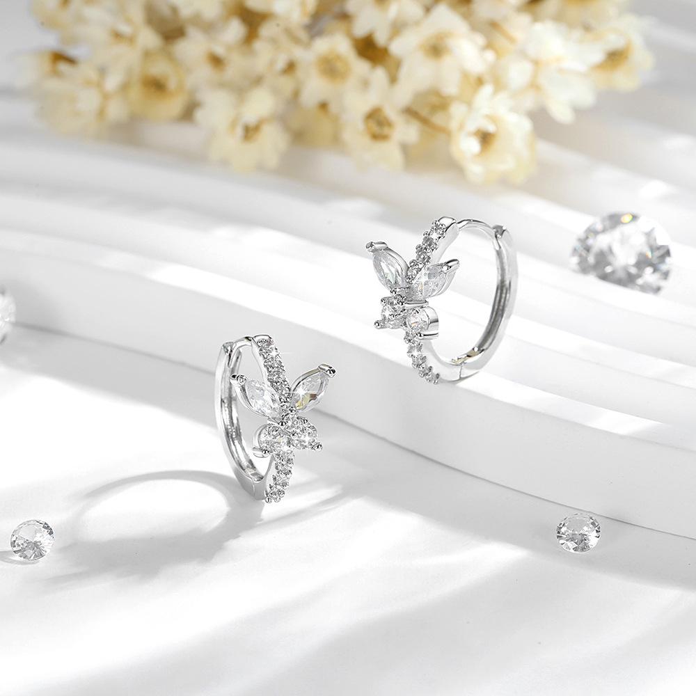 

Sweet Exquisite Shining Brightly Micro-inlay Zircon Crystal Butterfly Hoop Earrings for Women Korea Temperament Piercing Jewelry