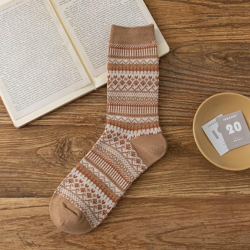Female Spring and Autumn Retro Sweat Absorption Deodorant In The Tube Stack Socks
