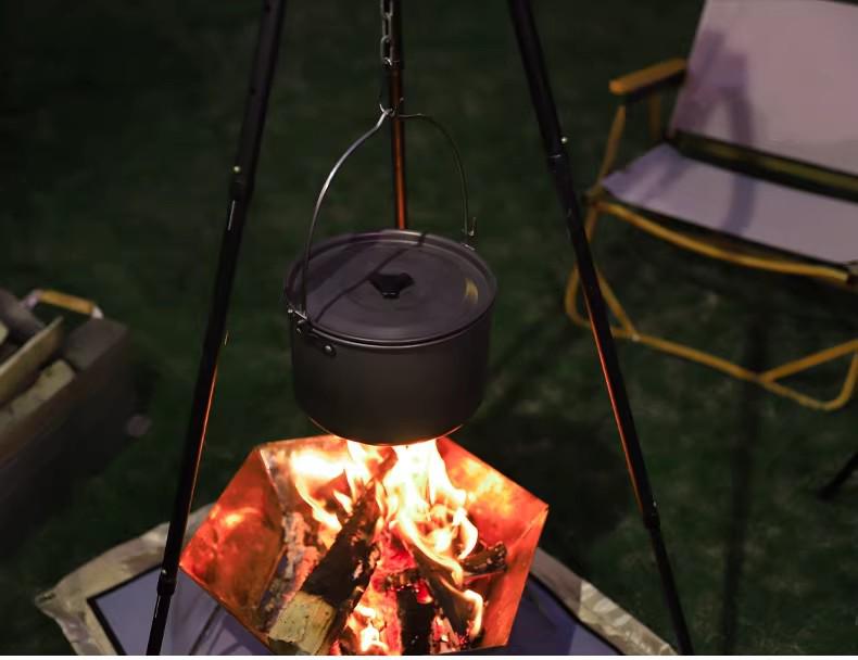 8L Ultra-Light Aluminum Hanging Pot for Camping & Cooking