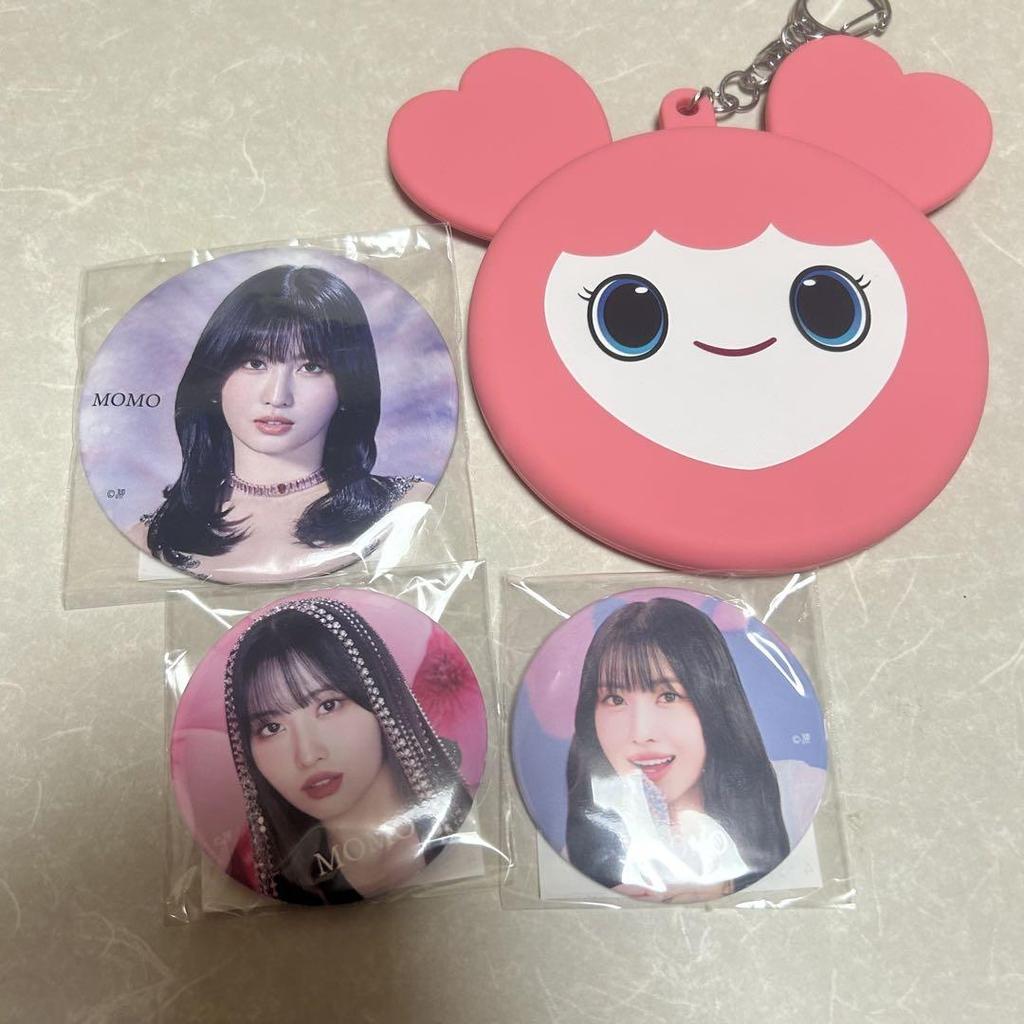 [USED] TWICE MISAMO Momo Can Badge Case