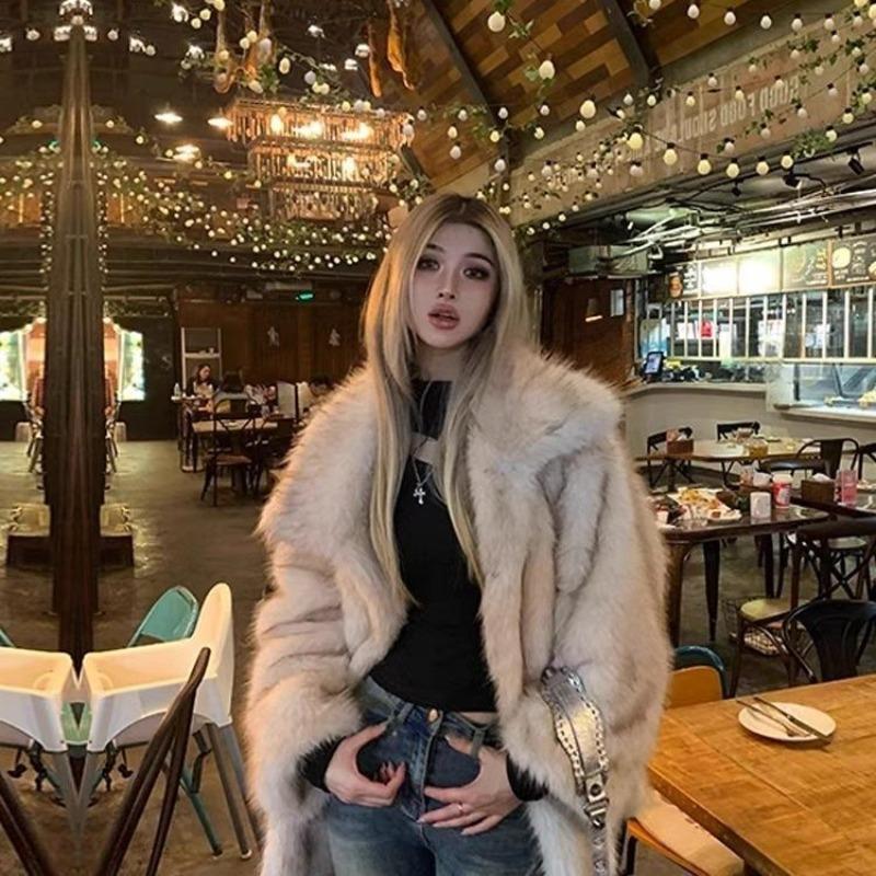 Fur jacket women's autumn and winter thickened warm medium and long imitation fox fur jacket lapel fur