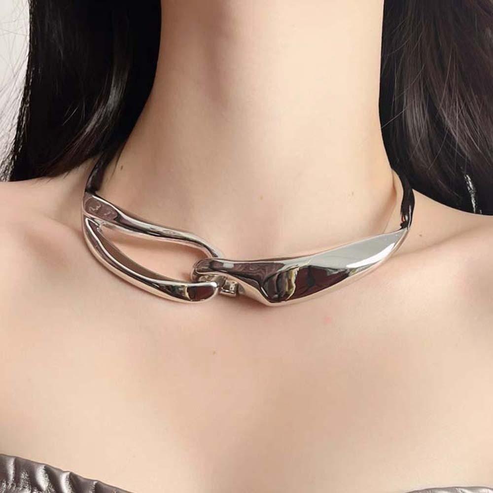 3D Geometric Buckle Chunky Hinged Necklace Molten Metal Collar Gender-Neutral Fashionistas