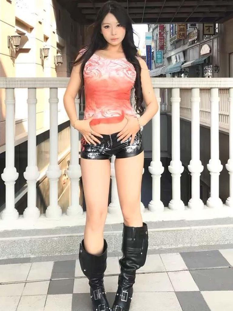 Distressed Y2K Low-Rise PU Leather Hot Pants for Women - Spring/Autumn 2026 Trendy Millennial Style