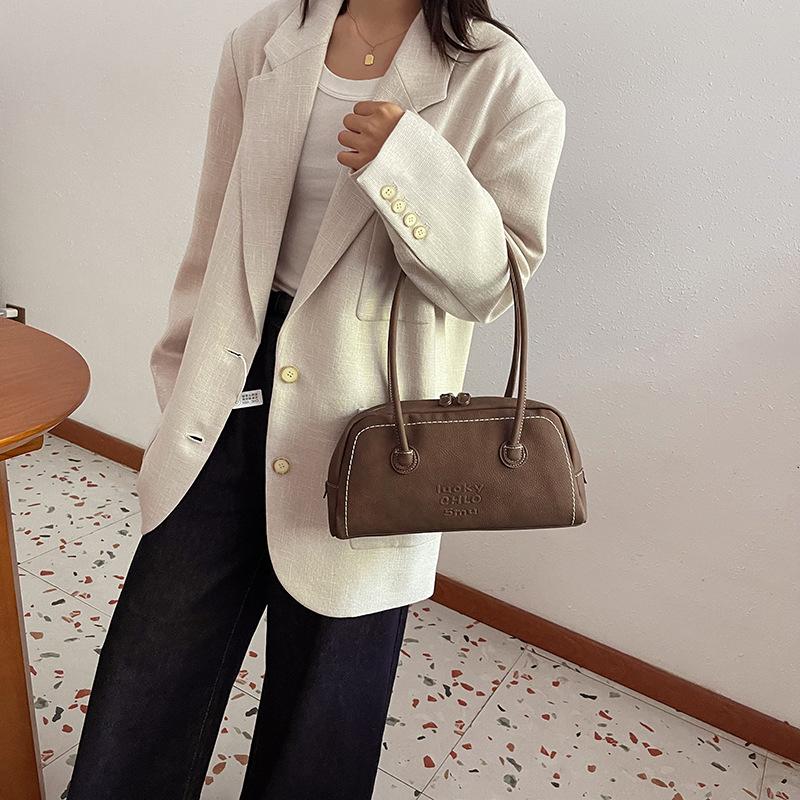 Autumn and winter retro small bag women's 2025 new fashion versatile shoulder underarm bag super fire portable baguette bag