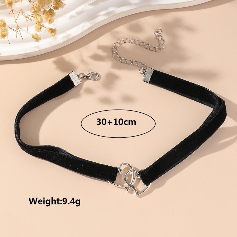 Simple Black Velvet Necklace with Heart-shaped Design, Versatile Neckband, Velvet Collar Chain, Women's Necklace