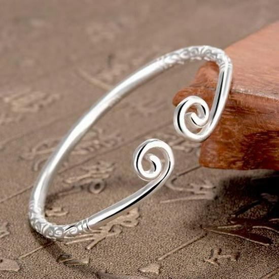 Brățară Stea Placată cu Argint de Ziua Îndrăgostiților pentru Femei - Cadou Trendy în Stil Douyin pentru Cea Mai Bună Prietenă