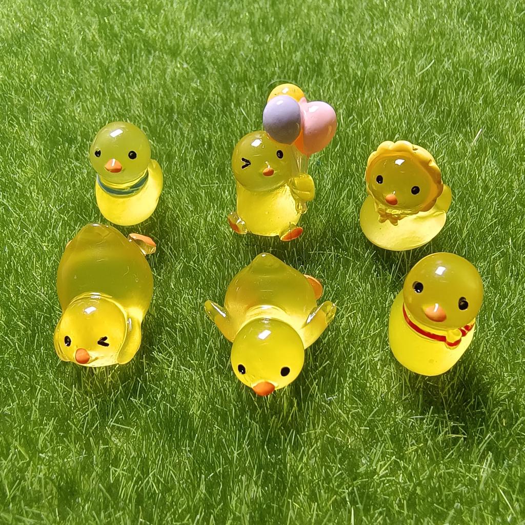 100pcs Luminous Mini Ducks Resin Miniature 3D Duck Figurines Moss Micro Landscape Resin Doll House Landscape Decor Glow at Dark