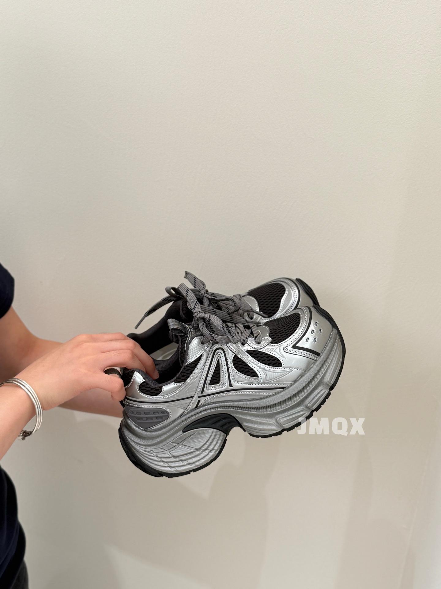 

2025 autumn new platform dad shoes women s versatile fashion casual sports shoes super fire breathable student single shoes women 35