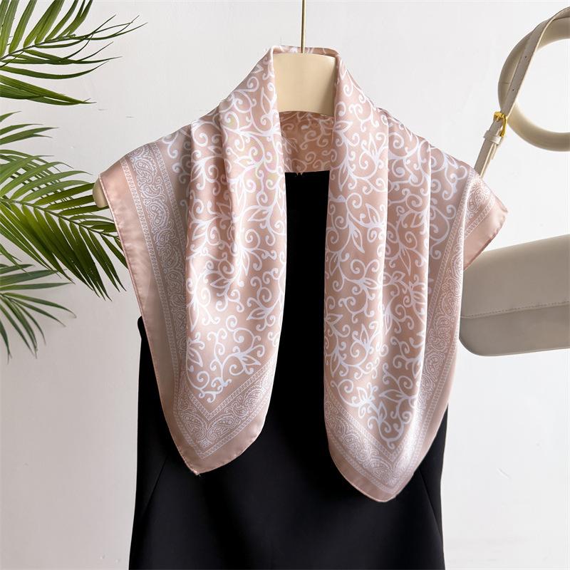 Leopard Print Scarf, Foreign Style Silk Scarf, Wind Square Scarf, Women'S Multi-Purpose Small Scarf Season 70X70Cm