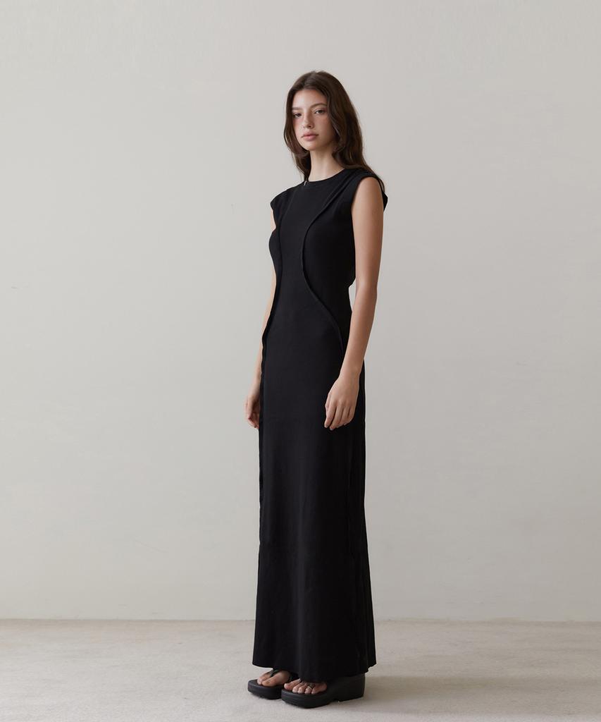 REVOIRSIS Rvis Cutting Maxi Dresses Black