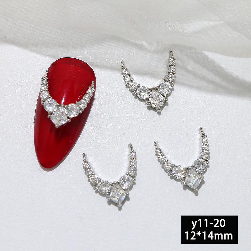 Elegant 3D French Crescent Zircon Nail Art with Star Design