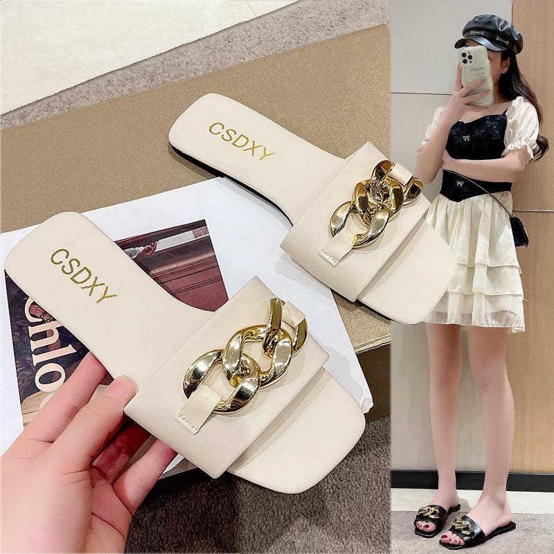 New large-size square head chain decorative one-character slippers, women's flat bottom outer wear beach cool slippers