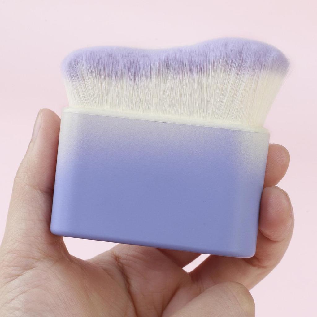 Soft Bristle Streak-Free Contour & Foundation Makeup Brush