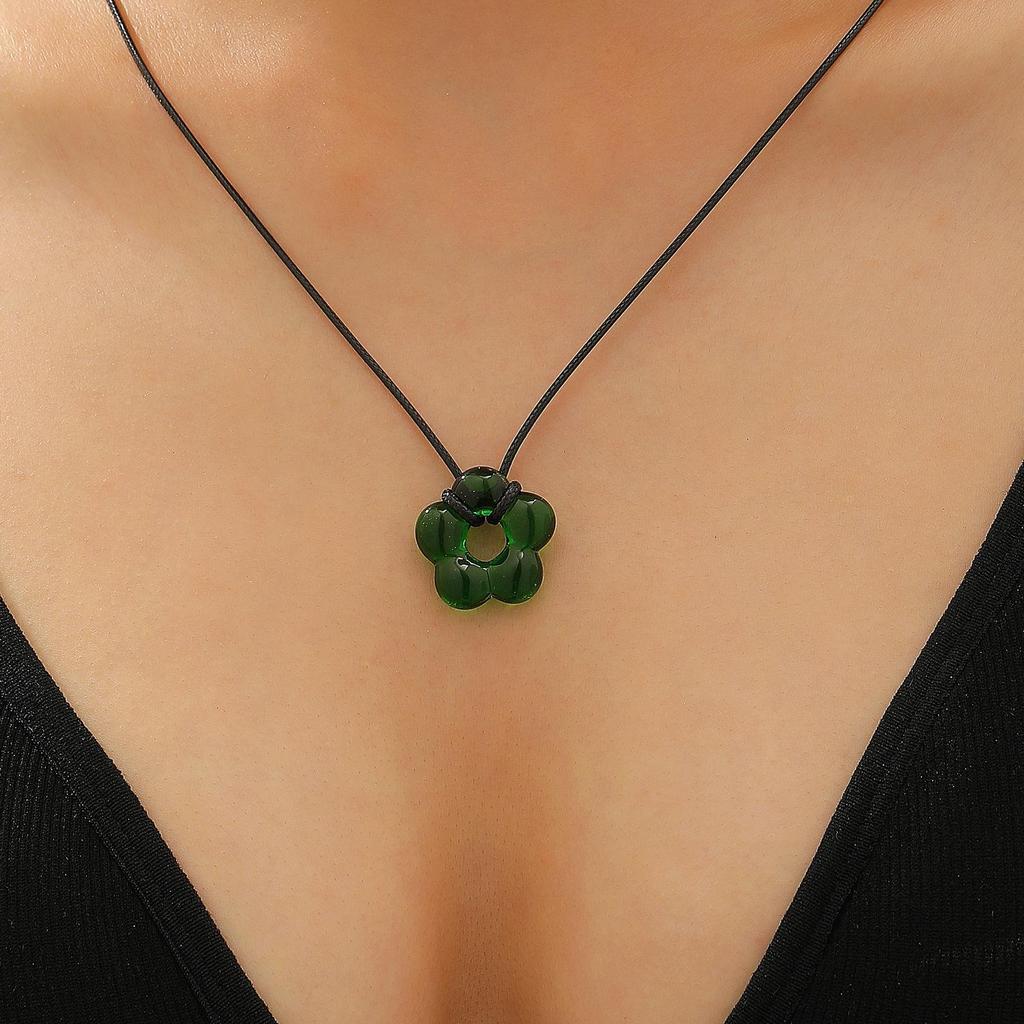 Retro Minimalist Fashion Free Knotting Flower Pendant Wax Thread Necklace Clavicle Chain