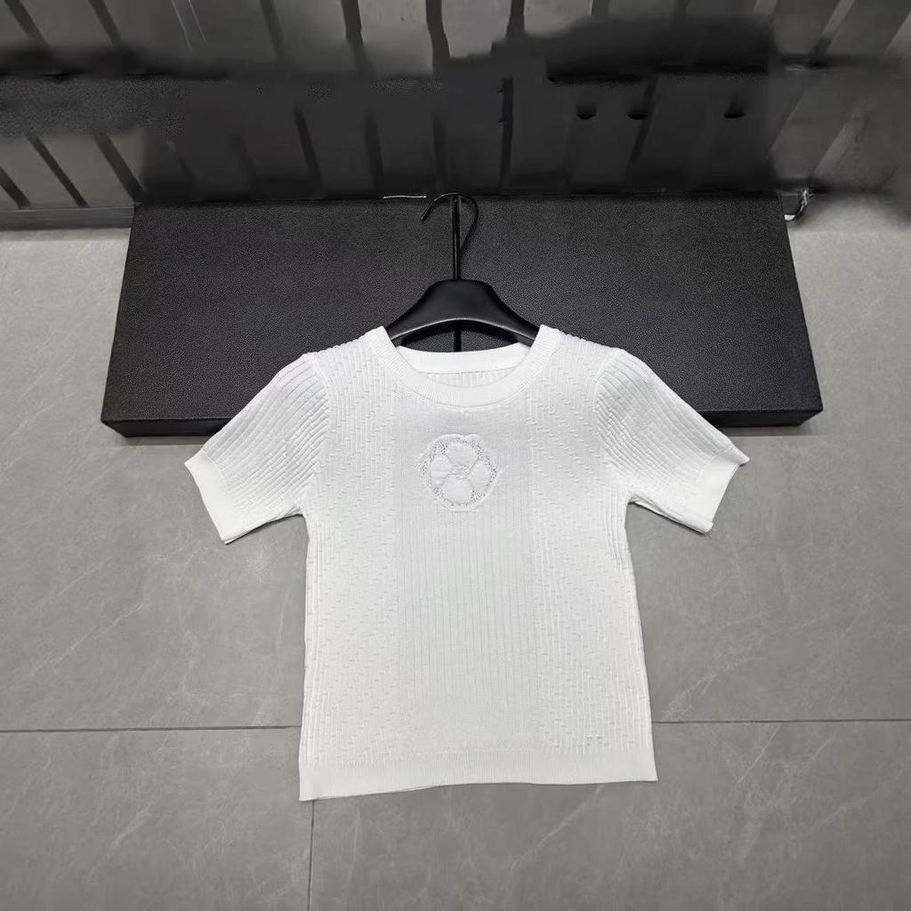 Xiangjia Embossed Floral Knit Round Neck Short Sleeve Casual Top - European Style Spring Arrival