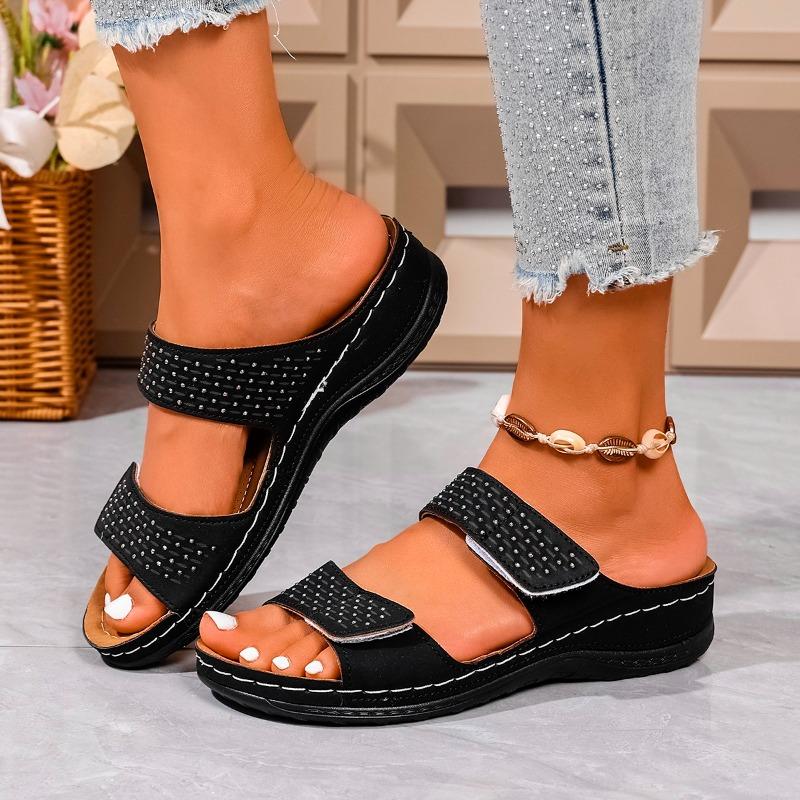 Plus Size Platform Sandals and Slippers Women's Casual Explosive Fashion Round Head Rivet Fish Mouth Flip-Flops