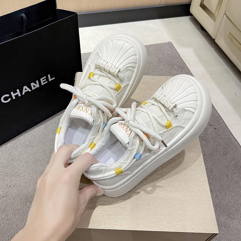 Fashion New Women Cloth Flat Shoes Autumn Fashion Casual Thick Soled Designer Breathable Canvas Student Beige Lace Sneakers for Women