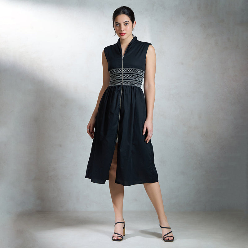 Vestido Midi Feminino Sem Mangas Virgio com Caimento Ajustado e Rodado e Decote em V