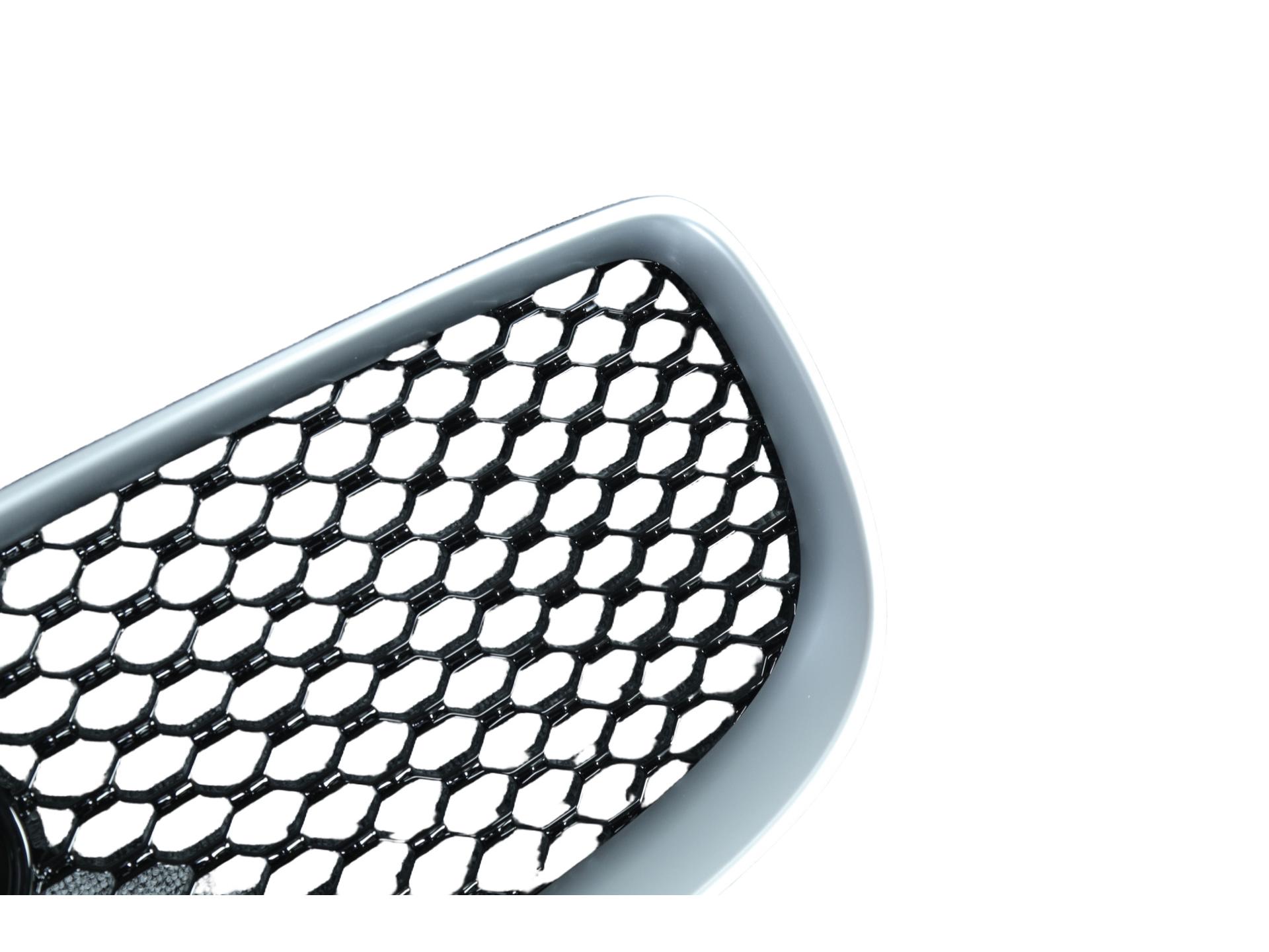 Jaguar XE (X760) Передняя решетка радиатора  Жемчужный никель  /  Яркий черный Jaguar XE 2015-present (X760)