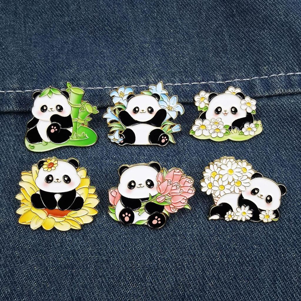 Personalized Cartoon Panda Brooch: Cute Green Bamboo Alloy Pin for Backpack & Clothing Decoration