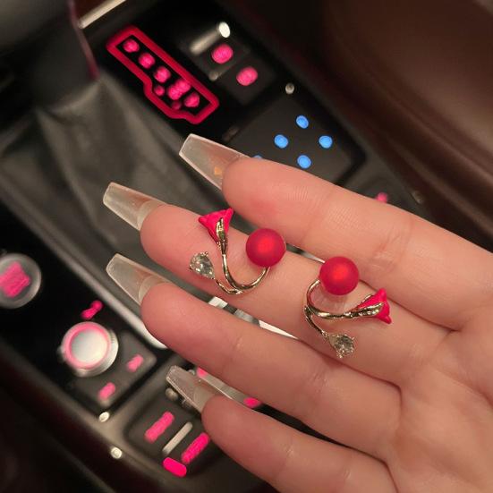 

Двойные серьги с красным тюльпаном и жемчугом