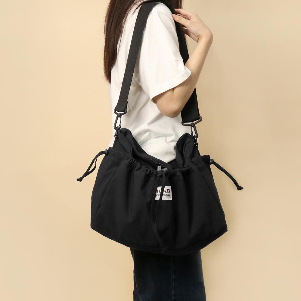 D.Lab Cuddly String Pocket Crossbody Bag - Black