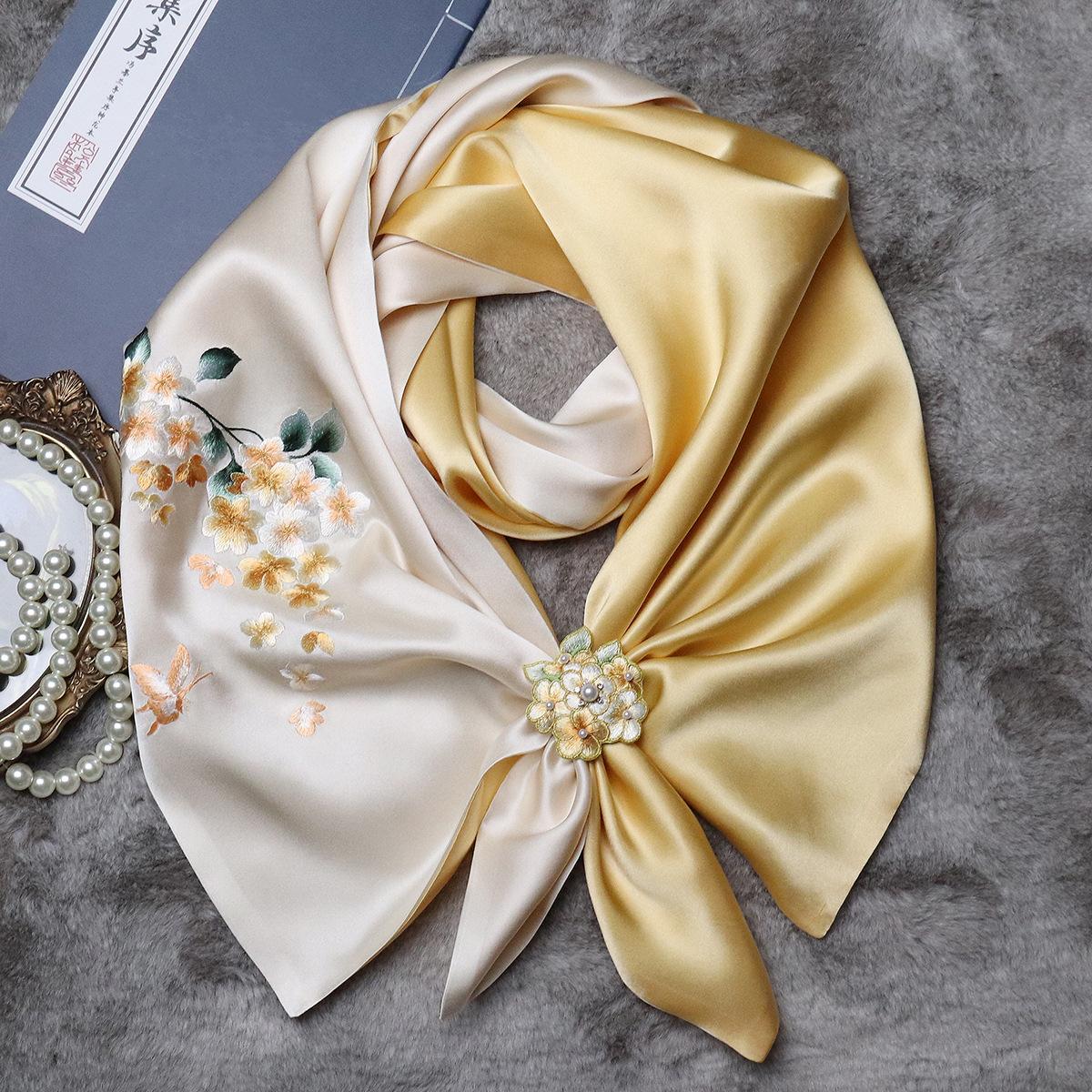Suzhou handmade embroidery manufacturer scarf Suzhou embroidery four-season silk double-sided mulberry silk silk scarf silk scarf buckle set