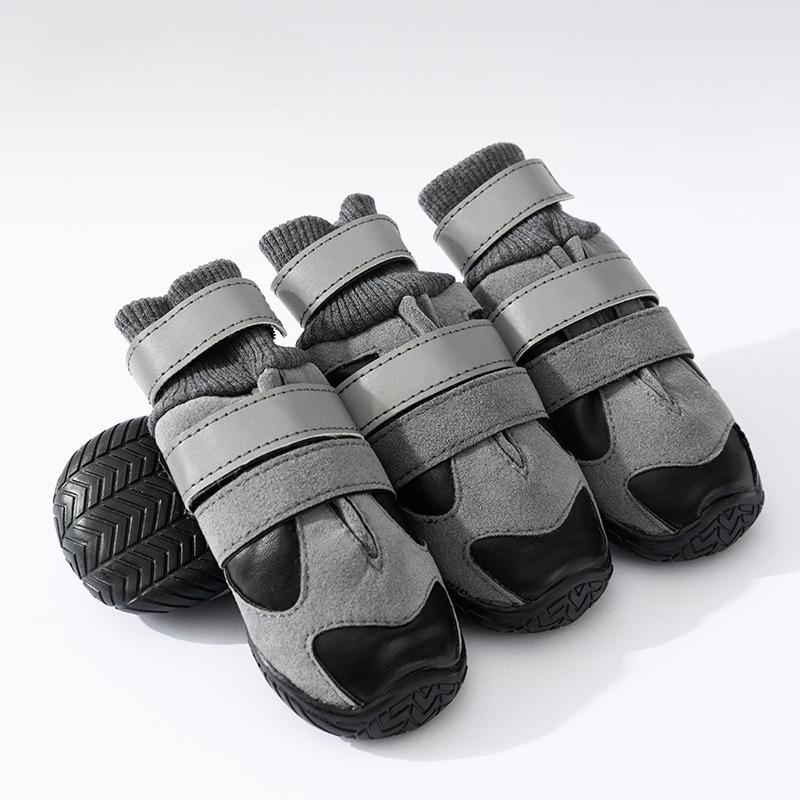 Winter Warme Hundeschuhe Anti-Rutsch Golden Retriever Bulldogge Schuhe Groß Outdoor Lichter Nacht Welpen Stiefel Samt Doppelten Schnallen