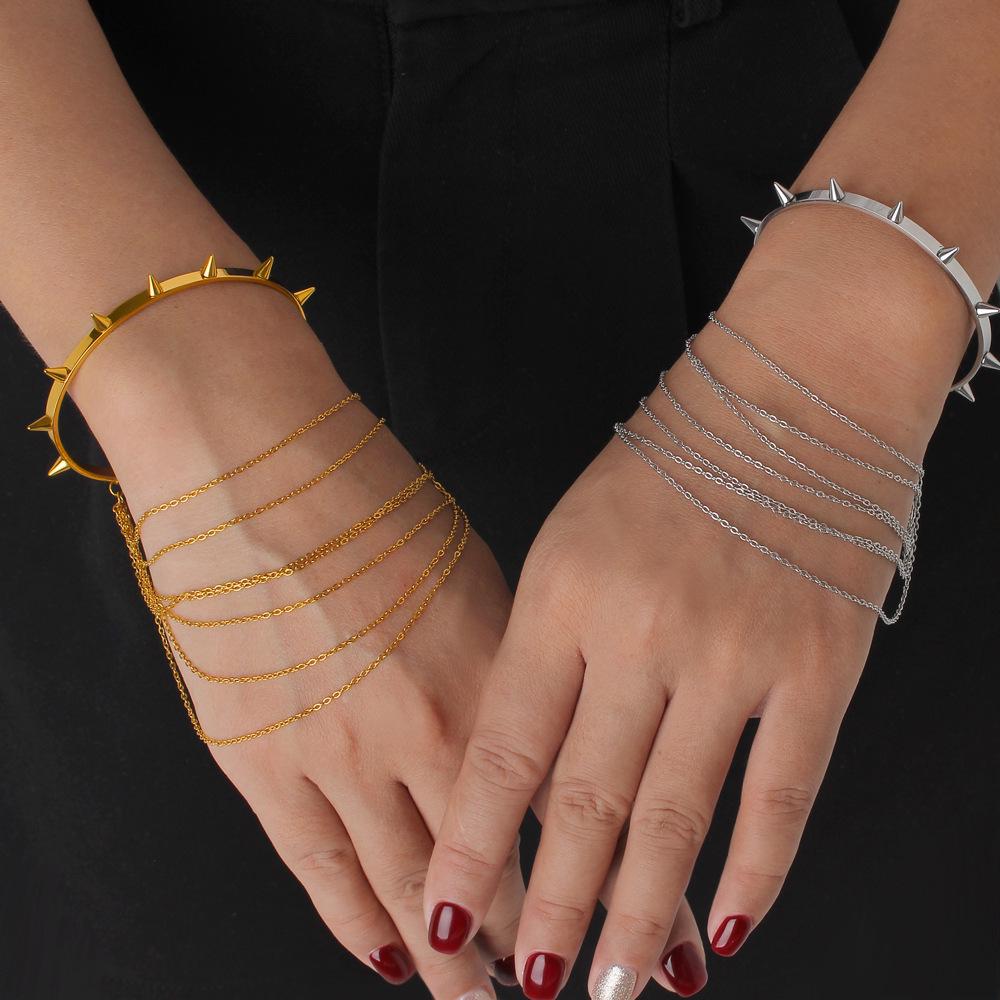 Meishiduo Titanium Steel 18K Gold Open Cuff Bracelet with Rivet Design - Simple, Fashionable, European & American Style.