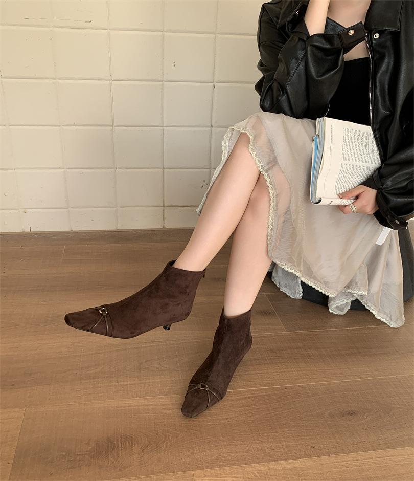 

2025 new autumn and winter pointed head thin heel medium heel short boots women s shoes low heel thin boots elastic short boots women s naked boots 39 темно-коричневого