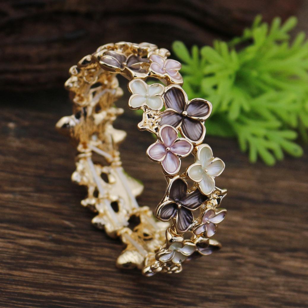 2026 Цветной Маленький Браслет-Резинка с Цветами Сакуры, Женский Универсальный Браслет из Сплава с Маленькими Цветами Сакуры, Высококачественный 18CM