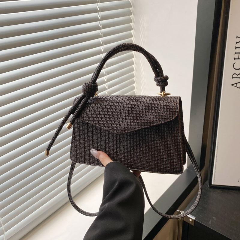 Retro fashion solid color trend small square bag spring and summer new versatile practical simple portable shoulder messenger bag