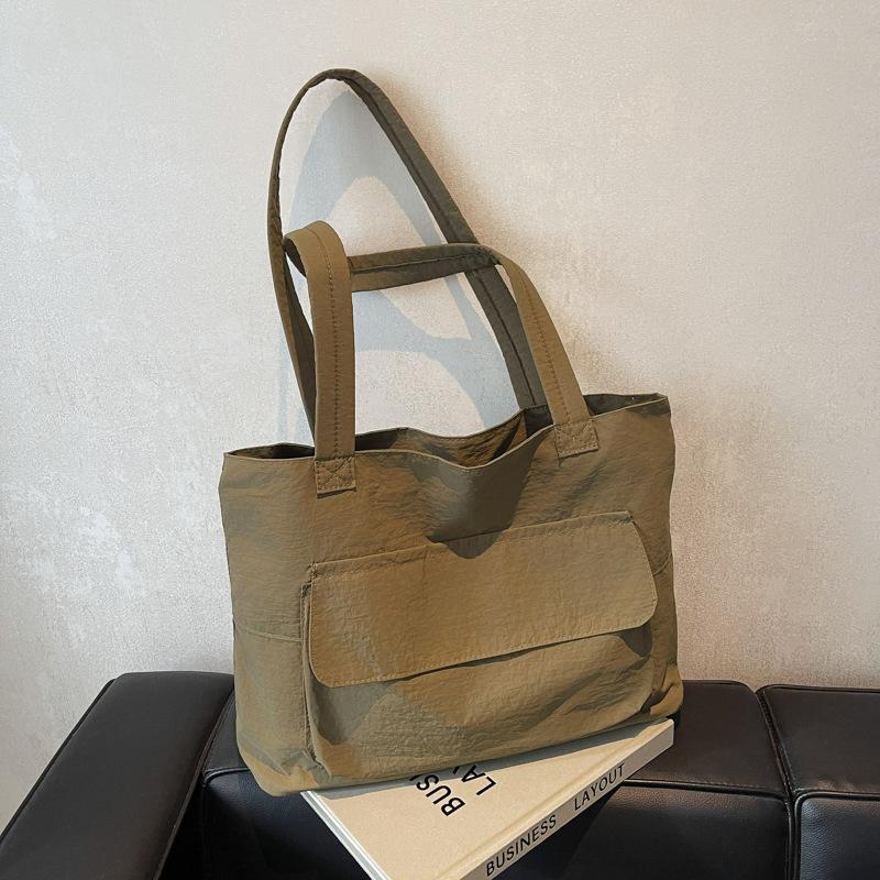 Simple and Lightweight Autumn and Winter Large-capacity Student Class New Tote Bag Women's Solid Color Versatile Casual Commuting Shoulder Bag