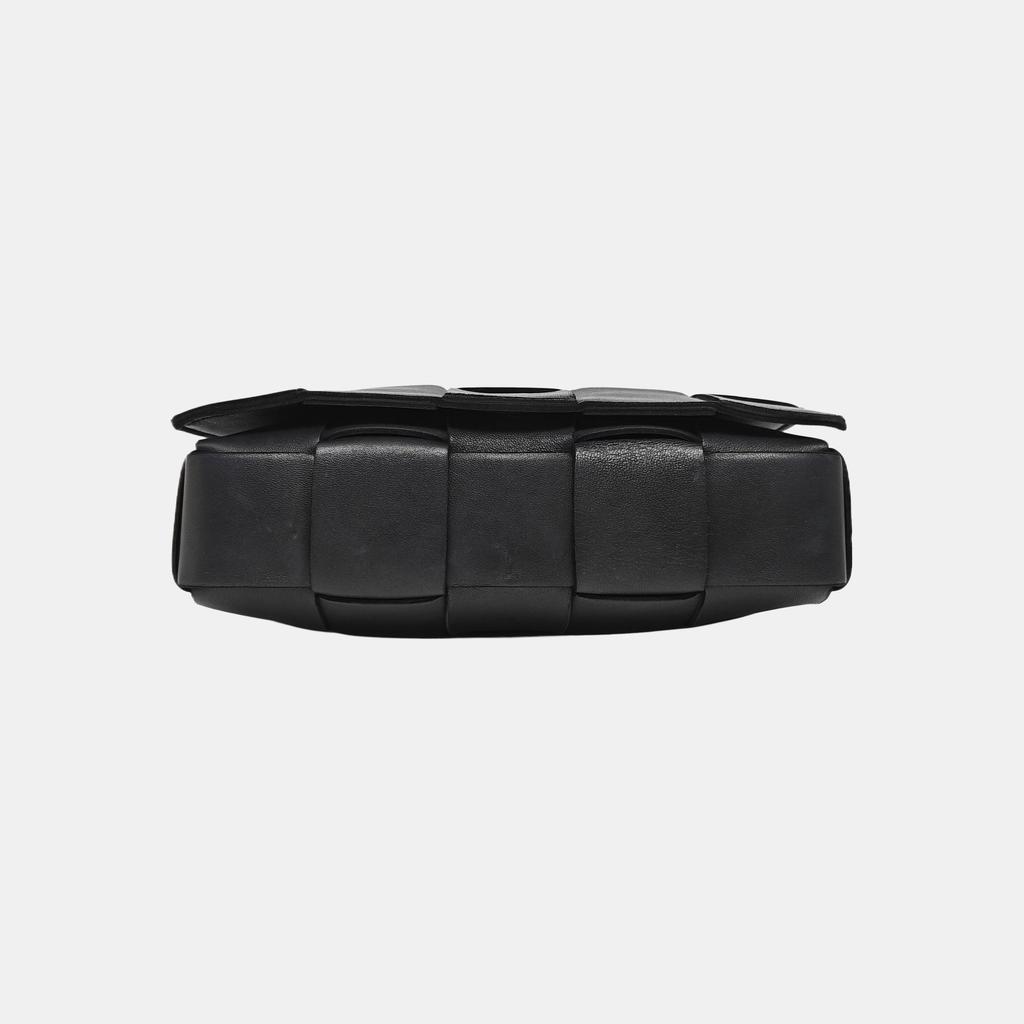 [Pre-Owned] Bottega Veneta Cassette Bag 'Black/Silver' - Very Good #1VFWN5Z