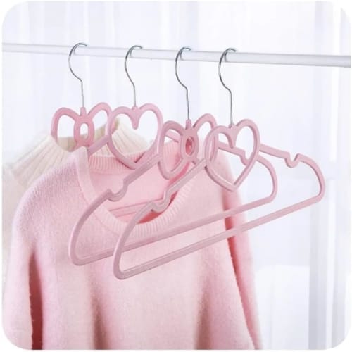 Basic Plastic Clothes Hangers, Heart-Shaped, Ribbon-Style, Storage Hangers, Non-Slip, Durable, Closet Hangers, Shape-Retaining, Wet/Dry Use, Pack of 1
