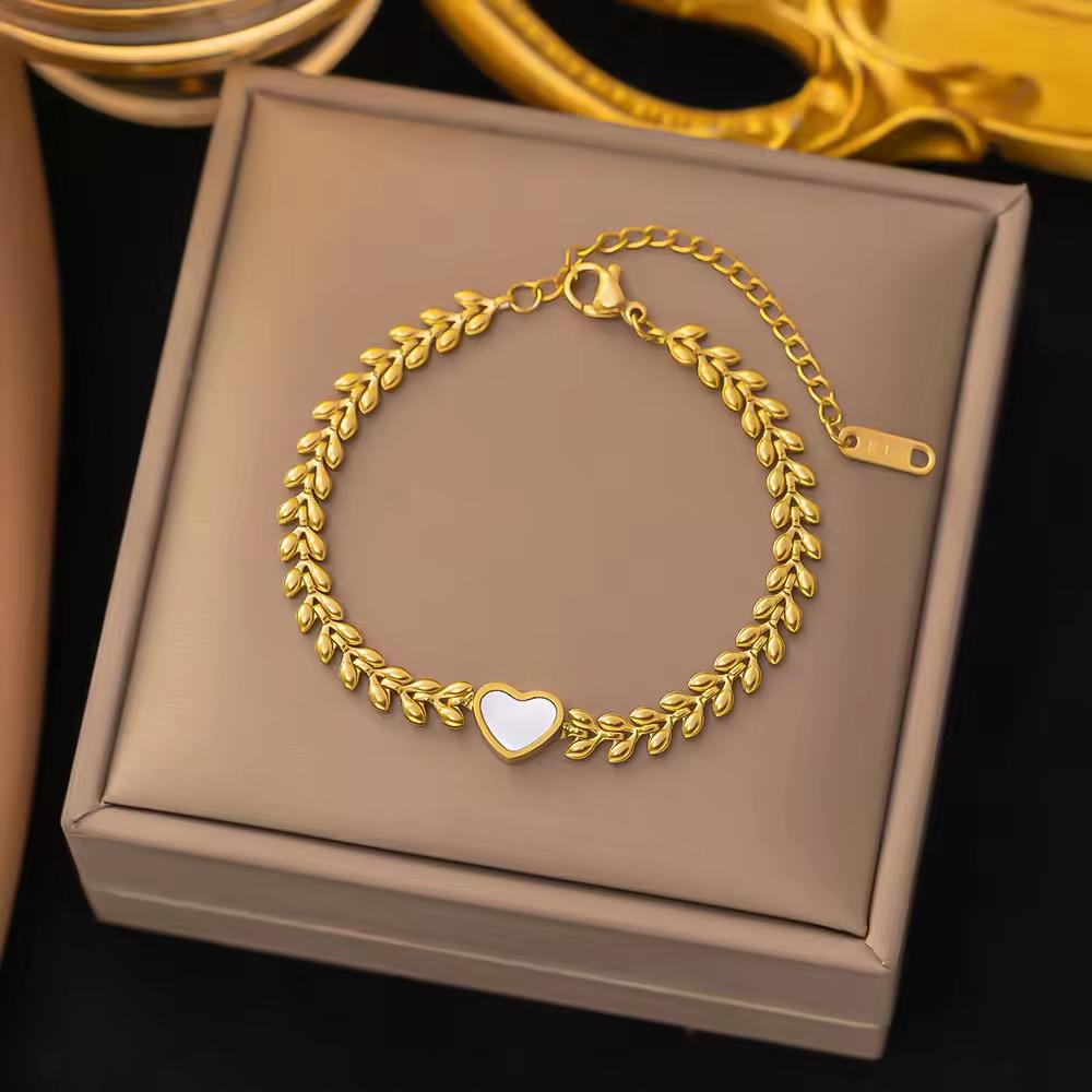 18K Gold Plated 316L Fashionable Titanium Steel Bracelets Waterproof Heart Roman Numerals Queen's Chain Link Bangles
