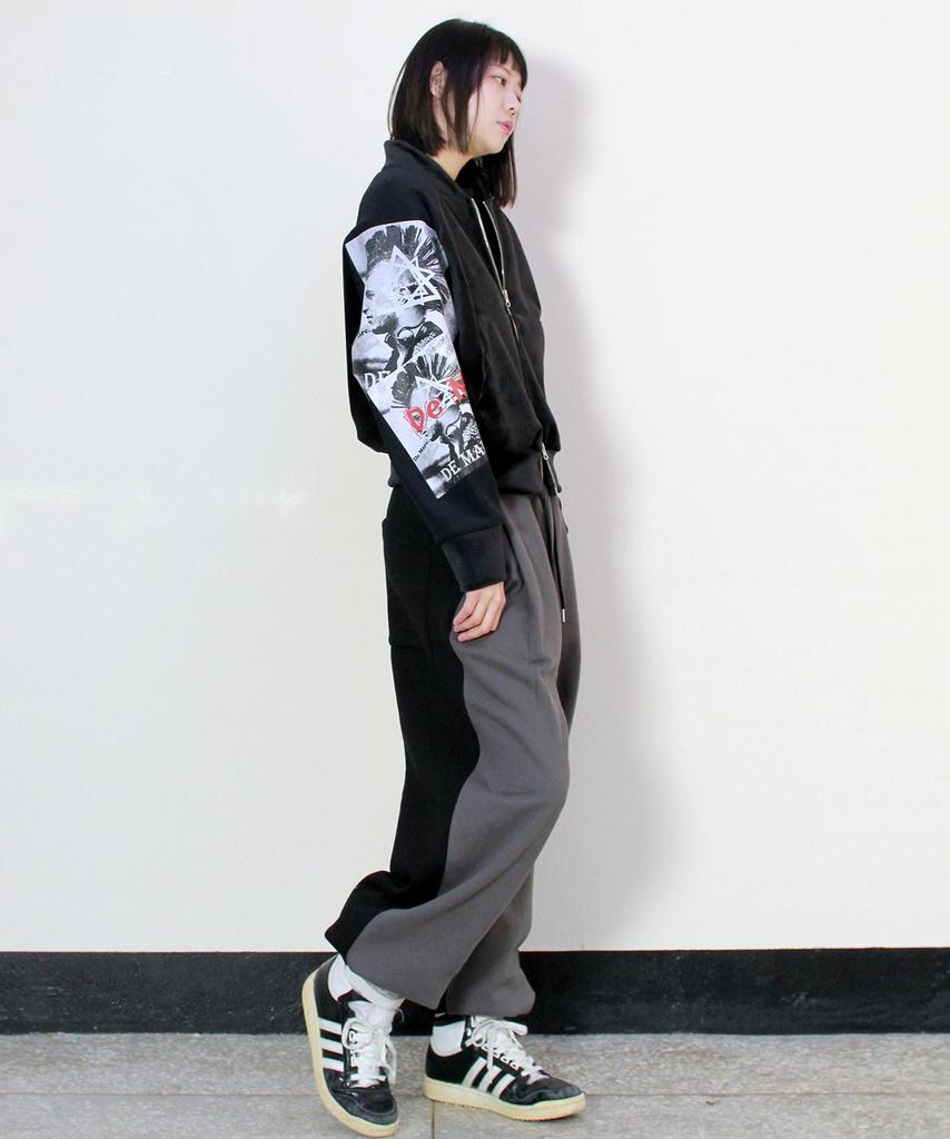 Deumakeu Color Match Side One-Pleat Wide String Pants Charcoal & Black