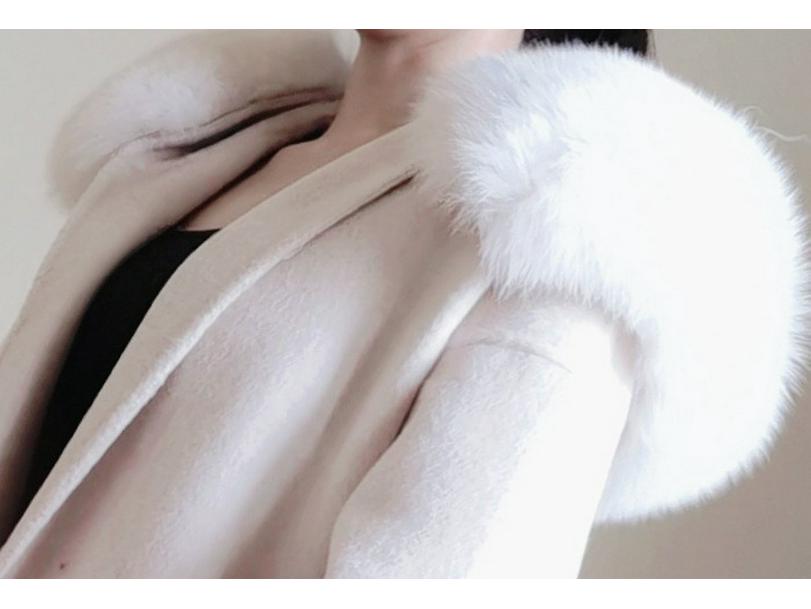 Double-Faced Cashmere Coat with Fox Fur Collar & Cuffs Hooded Mid-Length Loose Fit