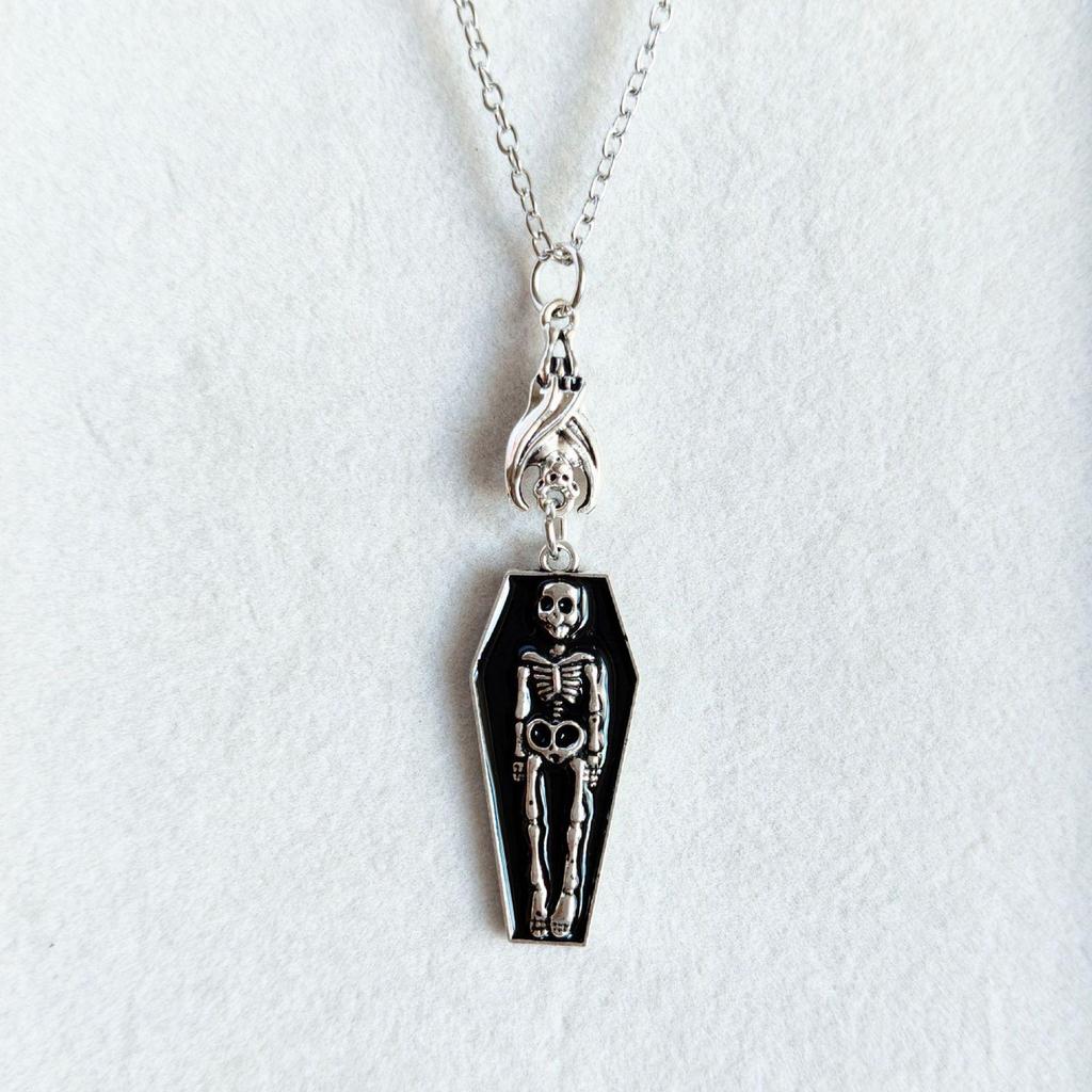 Retro Skull Coffin Pendant Necklace: Halloween Dark Style