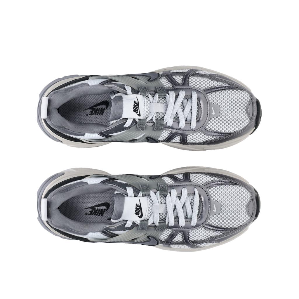 Nike V2K Run Pure Platinum Wolf Grey Damen Sneakers Cool-Grey Metallic-Cool-Grey FD0736-003