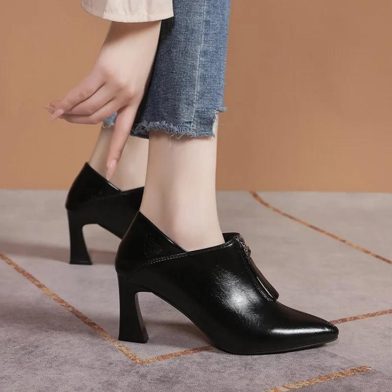 

Модные женские туфли с острым носком на высоком каблуке Элегантные массивные туфли женские весенние новые модные сандалии дизайнерские офисные туфли на молнии 40 чёрный