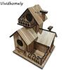 Rustikales Handgefertigtes Vogelhaus aus Holz Wasserdicht Mehrere Öffnungen Futterspender 3 Räume Verdickt Outdoor-Vogelhaus Innenhof